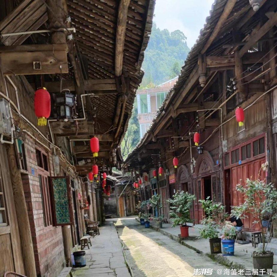 悬崖峭壁上的寺庙如何做到千年不倒?三大特点是关键
